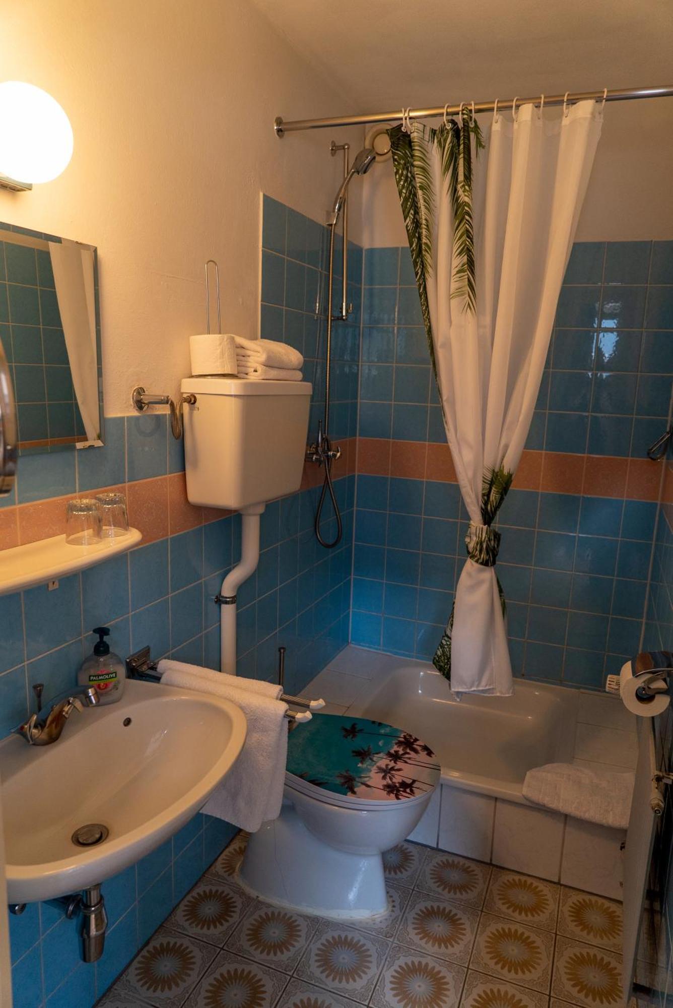 Hotel Bavaria Инцелль Номер фото